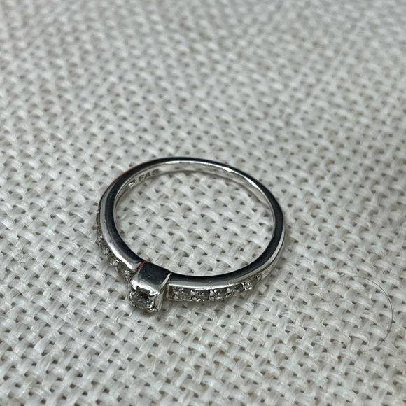 Vintage 925 FAS Sterling Silver Ring Size 7 CZ Solitaire & Channel Accents - Picture 12 of 17